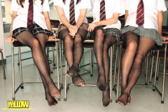 galerie de photos 001 - photo 001 - Schoolgirl with Beautiful Legs in Black Stockings Reona Akimoto Sakura Chelsea Anri Hoshizaki - 黒ストッキング美脚女子校生 秋本レオナ さくら チェルシー 星崎アンリ [elo-261]