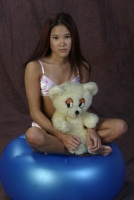 写真ギャラリー084 - Kitty, アジア系のポルノ女優. 別名: Kitty Jung, Lil Miss Kitty, Little Miss Kitty, Tammy