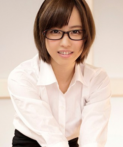 Emi HINATA - 日向恵美, pornostar japonaise / actrice av. également connue sous les pseudos : Emi - えみ, Hinata - ひなた, Mie - みえ