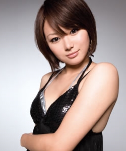 Haruka UCHIYAMA - 内山遥, pornostar japonaise / actrice av. également connue sous le pseudo : Mito AYASE - 綾瀬美都