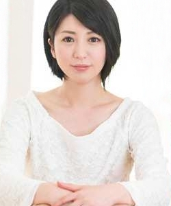 Jun IGARASHI - 五十嵐潤, pornostar japonaise / actrice av. également connue sous le pseudo : Jyun IGARASHI - 五十嵐潤
