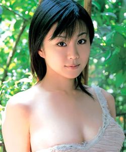 Maki HOSHINO - ほしのまき, pornostar japonaise / actrice av. également connue sous les pseudos : Haruhi AIZAWA - 愛沢はるひ, Misa AKASAKA - 赤坂美紗, Shiori - 詩織