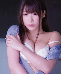 Miki SUNOHARA - 春原未来, pornostar japonaise / actrice av. également connue sous le pseudo : Mirai HARUHARA - 春原未来
