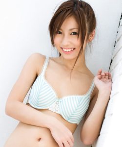 Risa CHIGASAKI - 茅ヶ崎リサ, pornostar japonaise / actrice av. également connue sous les pseudos : Miki HATANO - 畑野美貴, Saki KOZAKURA - 小桜沙樹