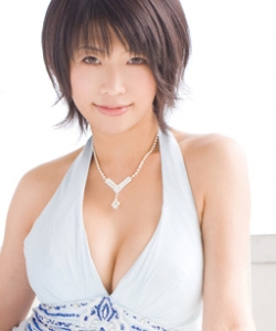 Sasa HANDA - 範田紗々, pornostar japonaise / actrice av. également connue sous le pseudo : Chieri HARUYAMA - 春山ちえり