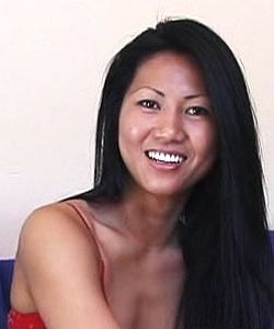 Sheena East, pornostar occidentale d'origine asiatique.