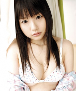 Tsubomi - つぼみ, pornostar japonaise / actrice av. également connue sous les pseudos : Nozomi - のぞみ, Tsubomin - つぼみん