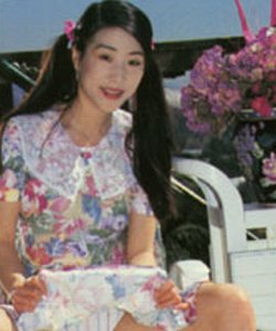 Vivian, pornostar occidentale d'origine asiatique. également connue sous les pseudos : Vivian Chee, Vivian Le, Vivian Ley, Vivian Lie, Vivian Tran